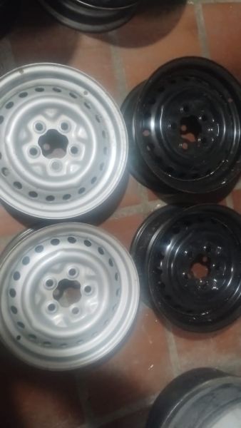 Rodas Para Kombi Aro 14 1400 Jogo Temos No Prata E Preto